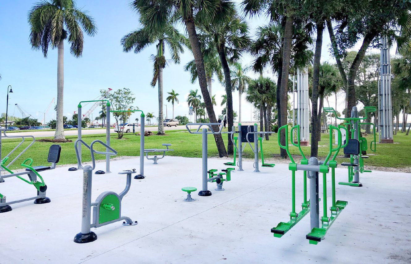 Ft. Pierce installs outdoor fitness station on Indian River Dr.